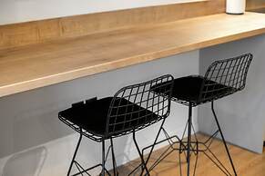 Avia Deluxe Studio- Athens Modern Escape