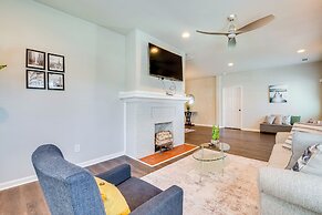 3 Mi to Downtown Atlanta: Bright & Modern Home!