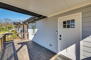3 Mi to Downtown Atlanta: Bright & Modern Home!