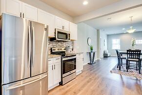 3 Mi to Downtown Atlanta: Bright & Modern Home!