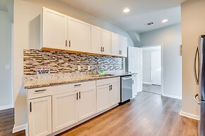 3 Mi to Downtown Atlanta: Bright & Modern Home!