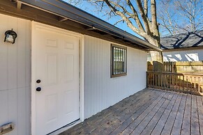 3 Mi to Downtown Atlanta: Bright & Modern Home!