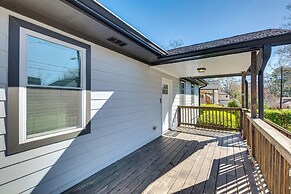3 Mi to Downtown Atlanta: Bright & Modern Home!