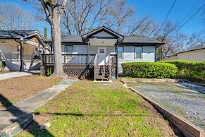 3 Mi to Downtown Atlanta: Bright & Modern Home!