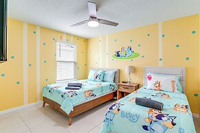 Outdoor Entertaining Space: Home in Davenport