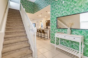 Outdoor Entertaining Space: Home in Davenport