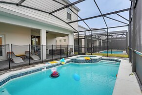 Outdoor Entertaining Space: Home in Davenport