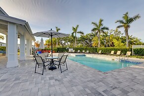 Lanai & Pool Access: Central Sarasota Townhome!