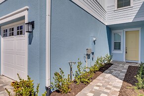 Lanai & Pool Access: Central Sarasota Townhome!
