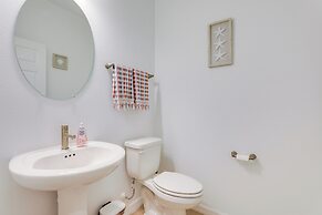 Lanai & Pool Access: Central Sarasota Townhome!