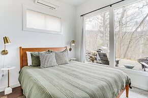 'black Walnut Cabin' on 2 Acres in Luray!