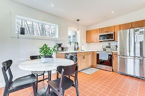 'black Walnut Cabin' on 2 Acres in Luray!