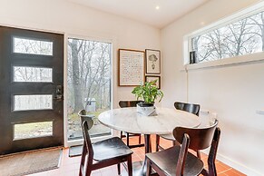 'black Walnut Cabin' on 2 Acres in Luray!