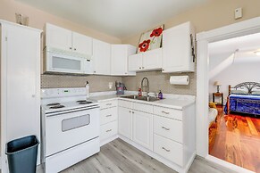 1/2 Mi to Pier: Wfh-friendly Apt in Maine!