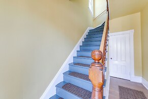 1/2 Mi to Pier: Wfh-friendly Apt in Maine!