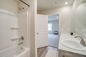 Family-friendly, Pets Welcome: Broken Arrow Gem!