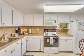 4 Blocks to Ocean: North Myrtle Beach Condo