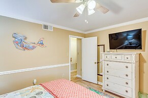 4 Blocks to Ocean: North Myrtle Beach Condo
