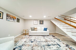 Walk to Lake: Pet-friendly Cottage in Jamestown!