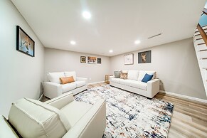 Walk to Lake: Pet-friendly Cottage in Jamestown!