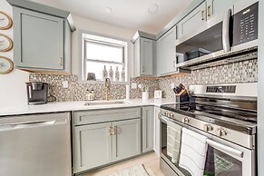 Walk to Lake: Pet-friendly Cottage in Jamestown!