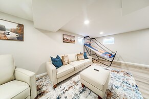 Walk to Lake: Pet-friendly Cottage in Jamestown!