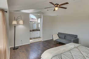 < 1 Mi to Antelope Valley Mall: Spacious Retreat!