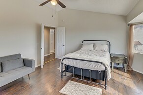 < 1 Mi to Antelope Valley Mall: Spacious Retreat!