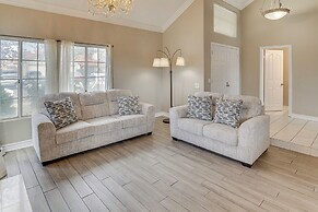 < 1 Mi to Antelope Valley Mall: Spacious Retreat!