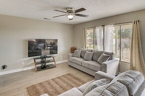 < 1 Mi to Antelope Valley Mall: Spacious Retreat!