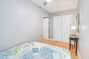 Walk to Beach: Condo w/ Balcony in Murrells Inlet!