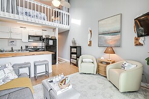 Walk to Beach: Condo w/ Balcony in Murrells Inlet!