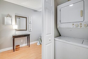 Walk to Beach: Condo w/ Balcony in Murrells Inlet!