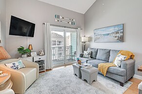 Walk to Beach: Condo w/ Balcony in Murrells Inlet!