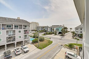 Walk to Beach: Condo w/ Balcony in Murrells Inlet!