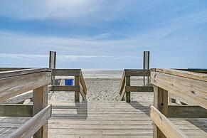 Walk to Beach: Condo w/ Balcony in Murrells Inlet!