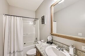 3 Mi to Dtwn: Family-friendly Home in South Haven!