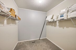 3 Mi to Dtwn: Family-friendly Home in South Haven!