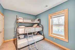 3 Mi to Dtwn: Family-friendly Home in South Haven!