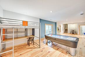 3 Mi to Dtwn: Family-friendly Home in South Haven!