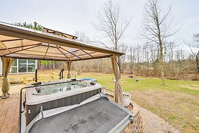 3 Mi to Dtwn: Family-friendly Home in South Haven!