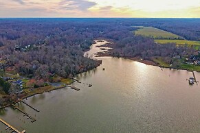 Walk to Potomac Creek: Apt in Fredericksburg