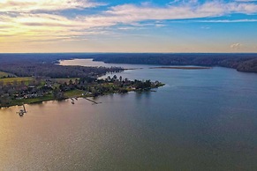 Walk to Potomac Creek: Apt in Fredericksburg