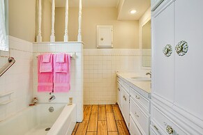 Family Friendly: Peaceful Home in Stamford!