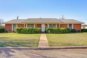 Family Friendly: Peaceful Home in Stamford!