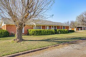 Family Friendly: Peaceful Home in Stamford!