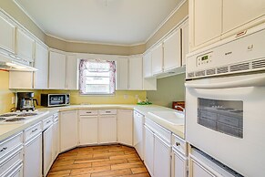 Family Friendly: Peaceful Home in Stamford!