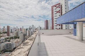 Flat com varanda em Boa Viagem PIP201