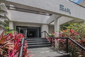 Flat com varanda em Boa Viagem PIP201