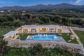 Elira Luxury Villa - With Private Pool